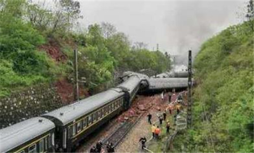 T179次列車在湖南脫軌側(cè)翻怎么回事 傷亡情況如何